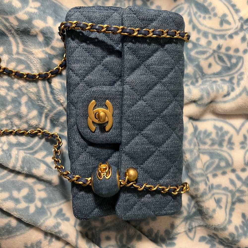 ❌❌❌SOLD❌❌❌Chanel Pearl crush mini rectangular DENIM - Picture 2 of 8